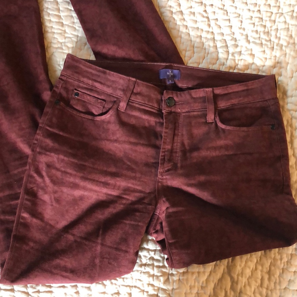 NYDJ Slim Jeans Stretch Burgundy Baroque Tone on Tone Filigree Pattern 6